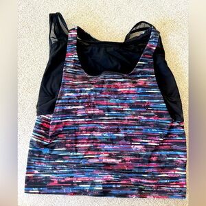 Very unique Lululemon crop with mesh size 4